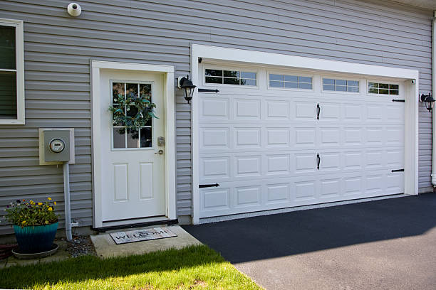 24/7 Emergency Garage Door Panel Replacement experts in Northfield, NJ